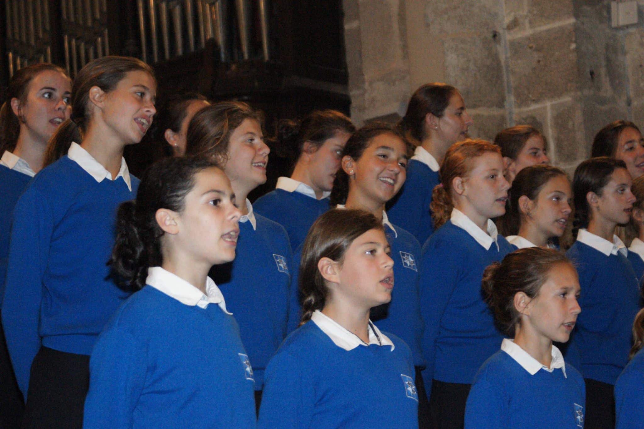 Concert à l'Église Notre Dame de la Paix à Andernos Chœur de Filles